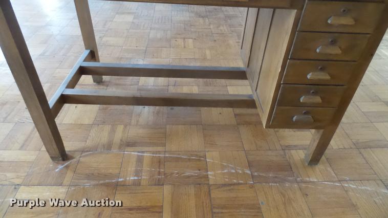 image for item CB9637 Wood desk