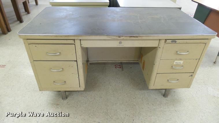 image for item CB9651 (5) metal desks