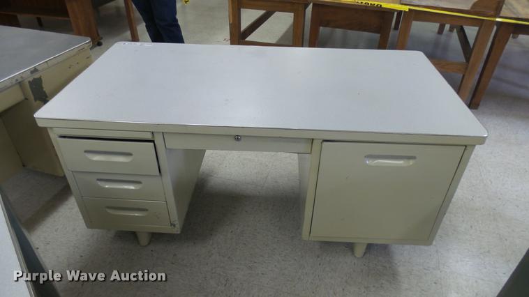 image for item CB9651 (5) metal desks