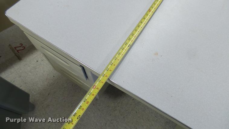 image for item CB9651 (5) metal desks