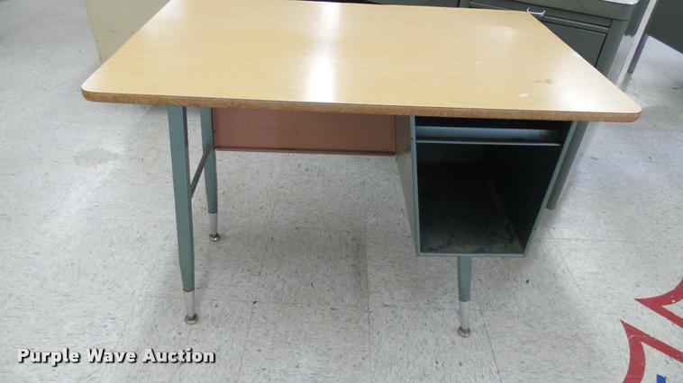 image for item CB9651 (5) metal desks