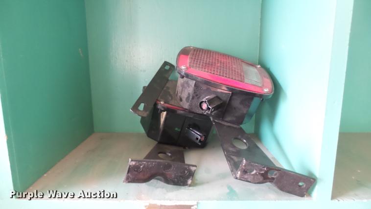 image for item CB9670 (2) light bars