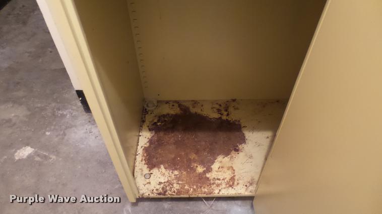 image for item CB9675 (2) cabinets