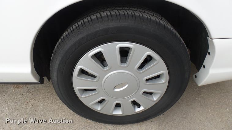 image for item CB9681 2010 Ford Crown Victoria Police Interceptor