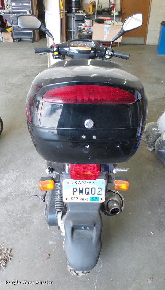 image for item CB9684 2005 Sanyco E-Ton moped