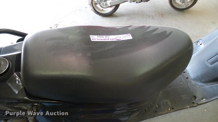 image for item CB9684 2005 Sanyco E-Ton moped