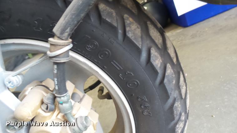 image for item CB9684 2005 Sanyco E-Ton moped