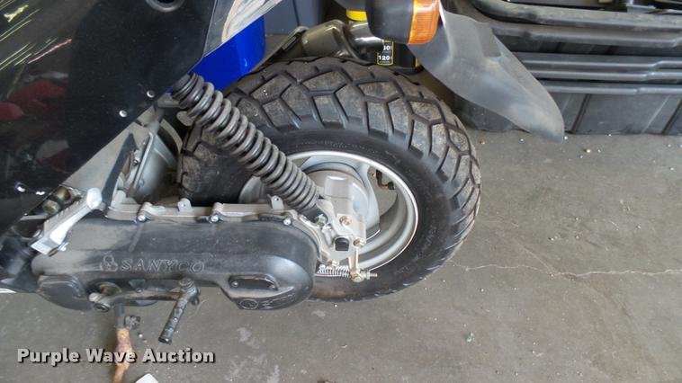 image for item CB9684 2005 Sanyco E-Ton moped