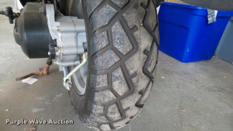 image for item CB9684 2005 Sanyco E-Ton moped