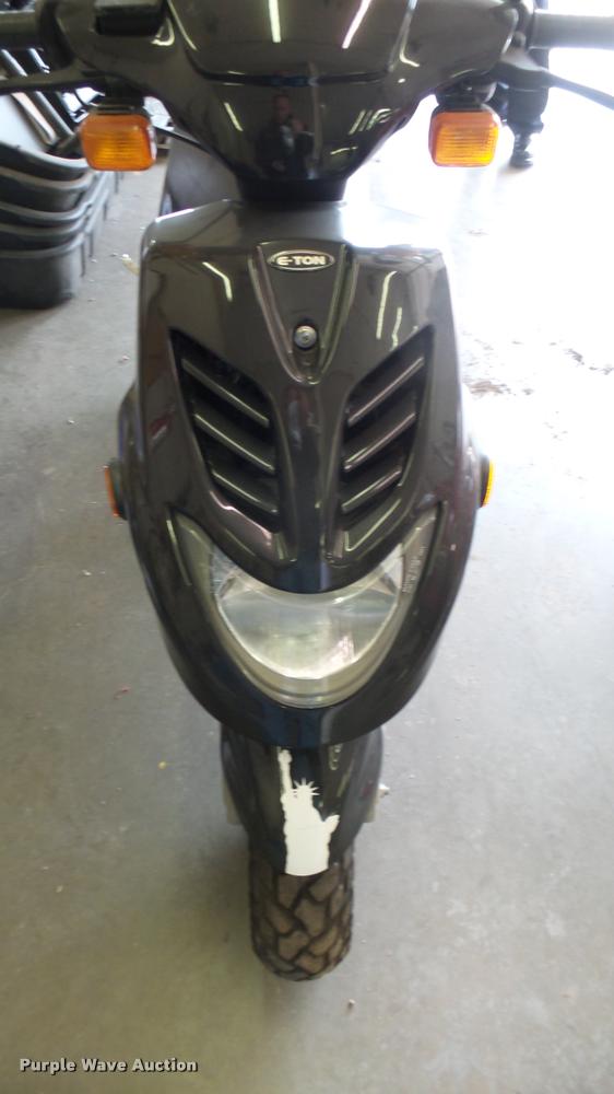 image for item CB9684 2005 Sanyco E-Ton moped