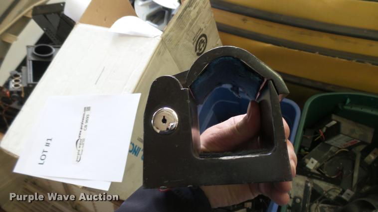 image for item CB9693 Police car accessories