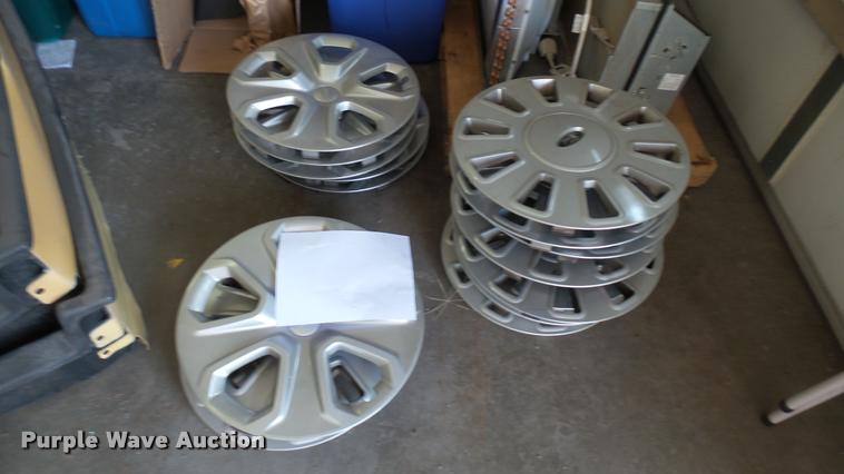 image for item CB9694 (15) Ford Crown Victoria wheel covers