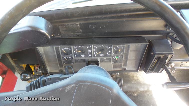 image for item DA0416 1992 International 3700 school bus