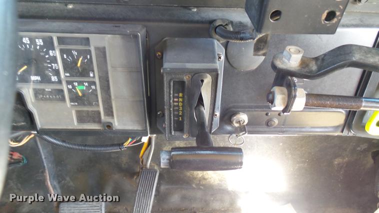 image for item DA0416 1992 International 3700 school bus