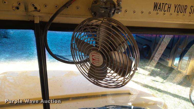 image for item DA0416 1992 International 3700 school bus