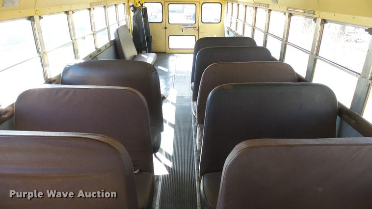 image for item DA0416 1992 International 3700 school bus