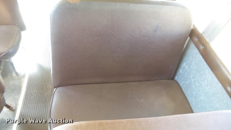 image for item DA0416 1992 International 3700 school bus