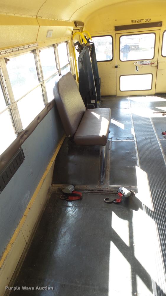 image for item DA0416 1992 International 3700 school bus