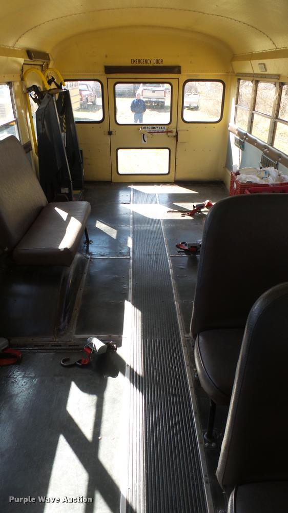 image for item DA0416 1992 International 3700 school bus