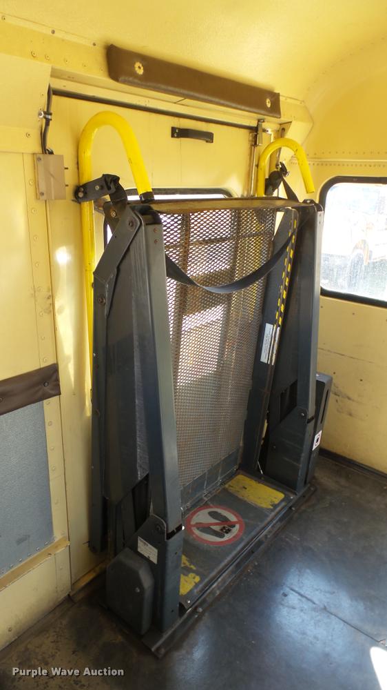 image for item DA0416 1992 International 3700 school bus