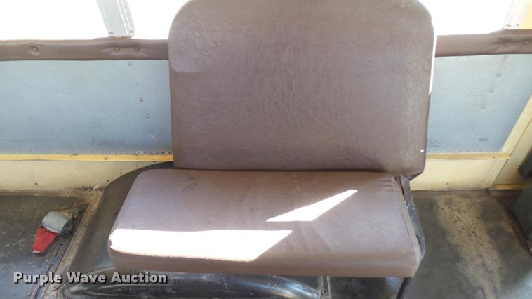 image for item DA0416 1992 International 3700 school bus