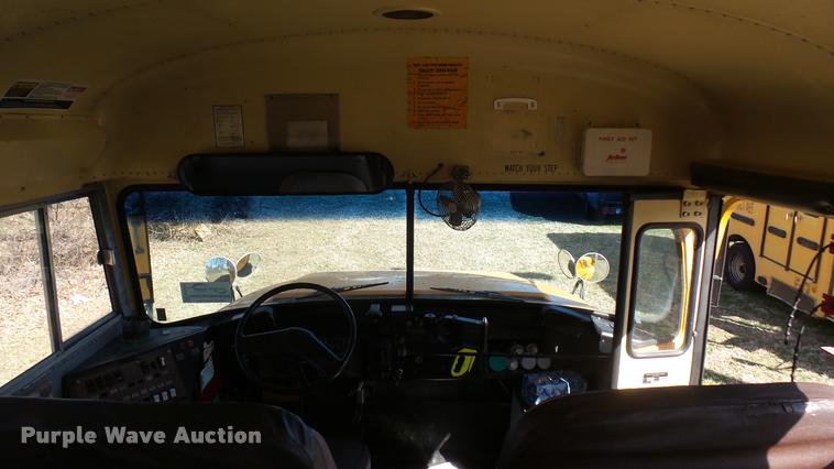 image for item DA0416 1992 International 3700 school bus