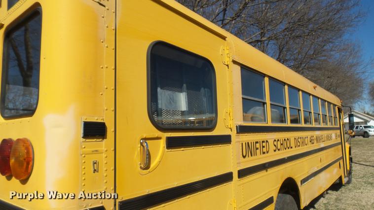 image for item DA0416 1992 International 3700 school bus