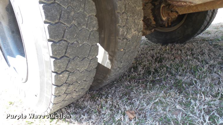 image for item DA0416 1992 International 3700 school bus