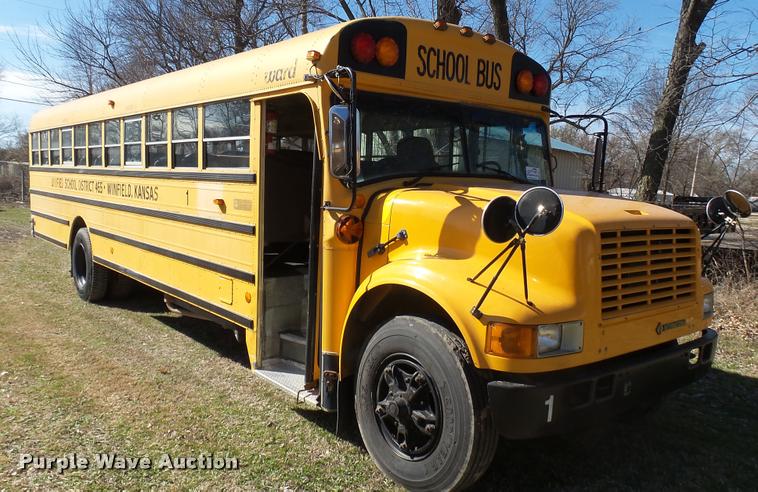 image for item DA0417 1992 International 3800 school bus