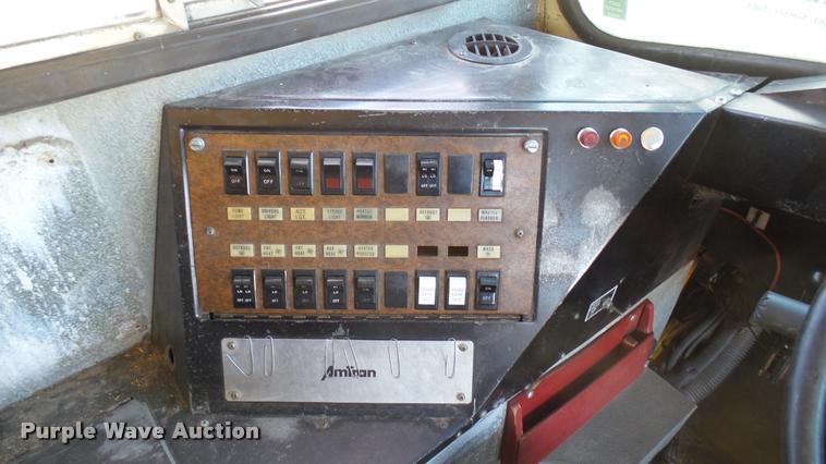 image for item DA0417 1992 International 3800 school bus