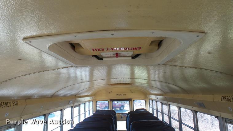 image for item DA0417 1992 International 3800 school bus