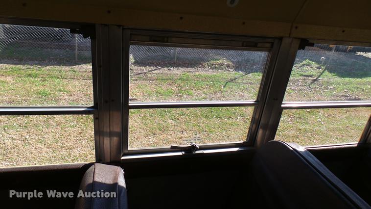 image for item DA0417 1992 International 3800 school bus