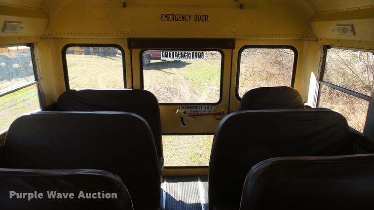 image for item DA0417 1992 International 3800 school bus