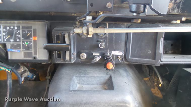 image for item DA0417 1992 International 3800 school bus