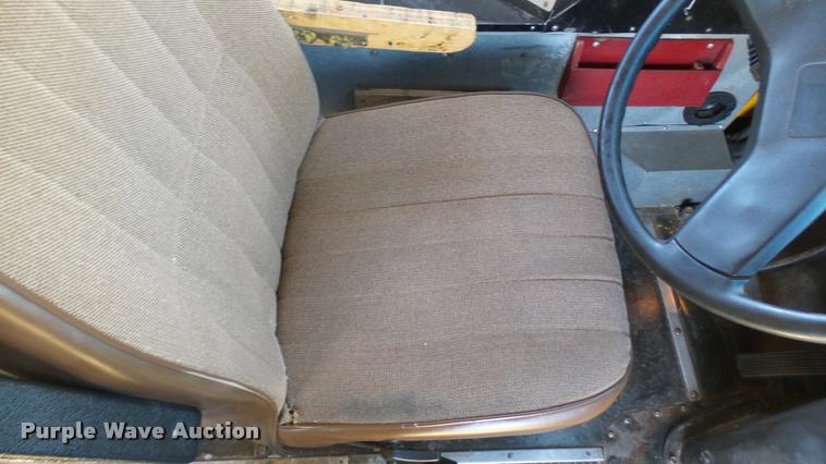 image for item DA0417 1992 International 3800 school bus