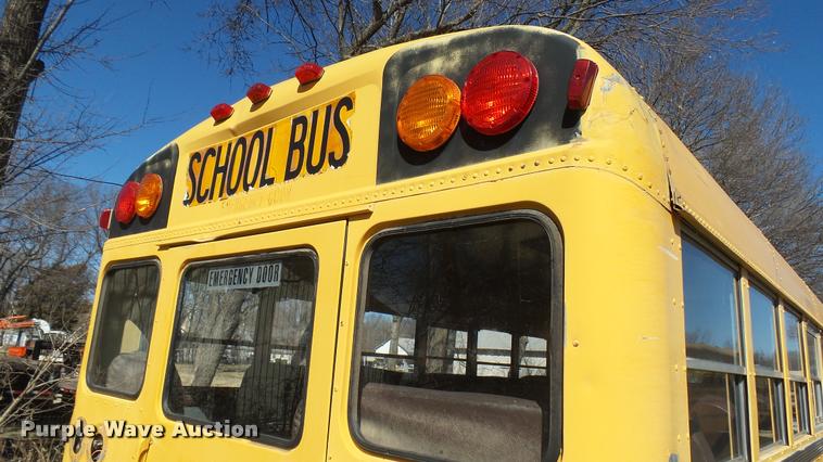 image for item DA0417 1992 International 3800 school bus