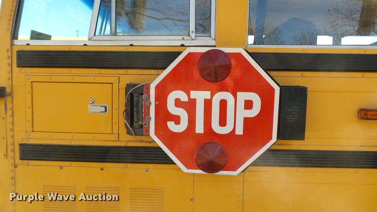 image for item DA0417 1992 International 3800 school bus