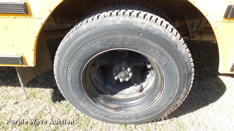 image for item DA0417 1992 International 3800 school bus