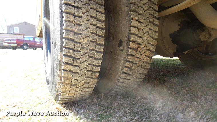 image for item DA0417 1992 International 3800 school bus