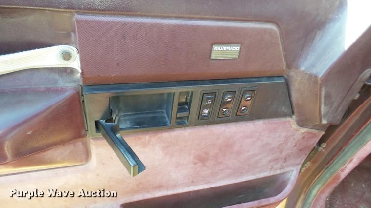 image for item DA0418 1989 Chevrolet 1500 pickup truck