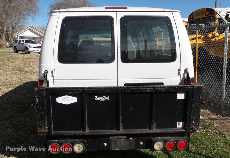 image for item DA0420 1998 Ford Club Wagon van