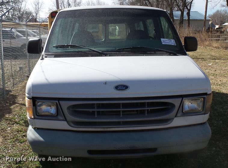 image for item DA0420 1998 Ford Club Wagon van