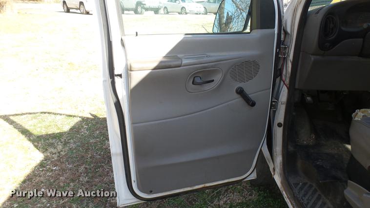 image for item DA0420 1998 Ford Club Wagon van