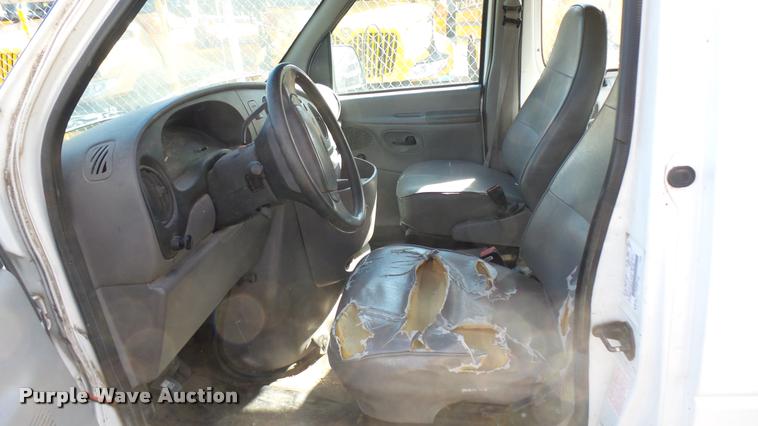 image for item DA0420 1998 Ford Club Wagon van