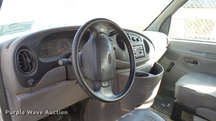 image for item DA0420 1998 Ford Club Wagon van