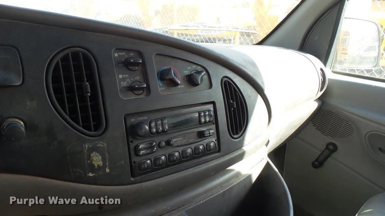 image for item DA0420 1998 Ford Club Wagon van