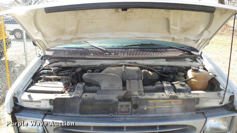 image for item DA0420 1998 Ford Club Wagon van