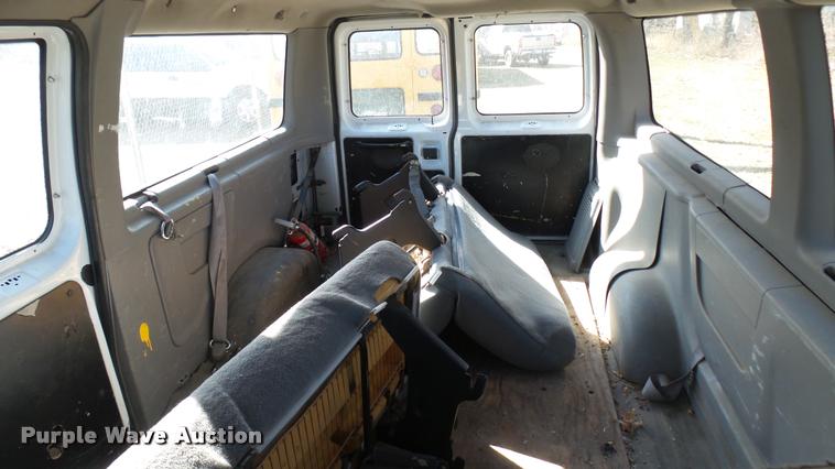 image for item DA0420 1998 Ford Club Wagon van