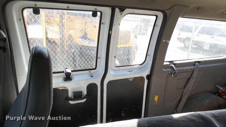 image for item DA0420 1998 Ford Club Wagon van