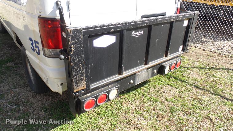 image for item DA0420 1998 Ford Club Wagon van